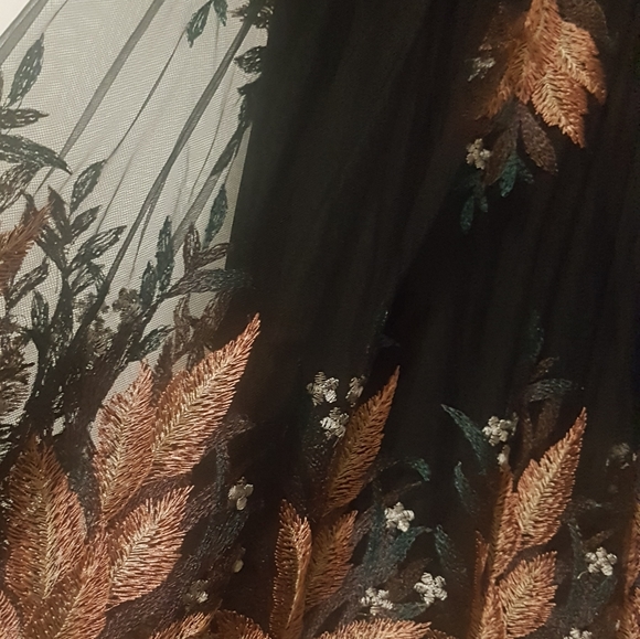 Gorgeous Italian Embroidered Skirt - Picture 2 of 5